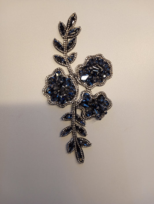 2502566 Rhinestone Midnight Flower Applique